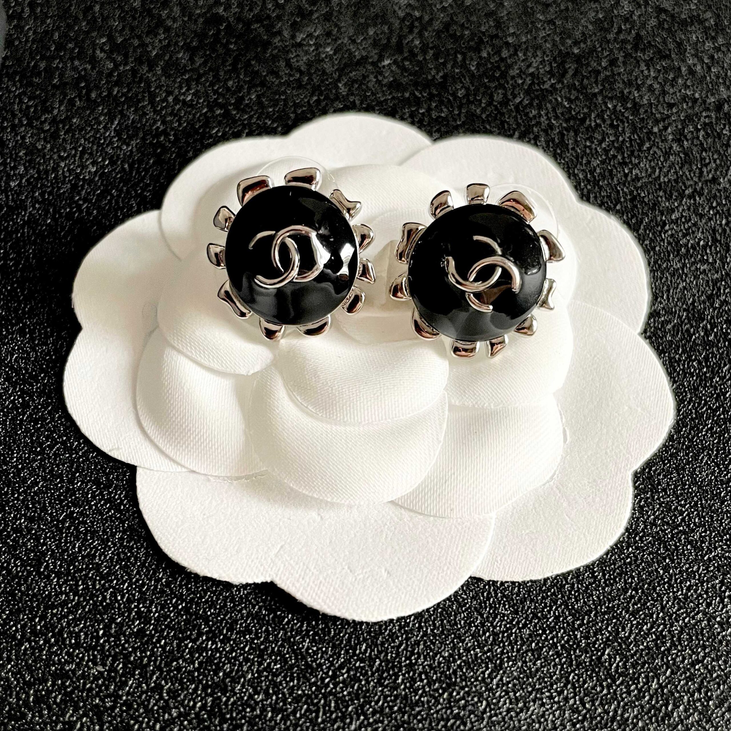 Chanel Classic Double C Color Block Earrings Elegant Two-Tone Luxury Design - Image 4