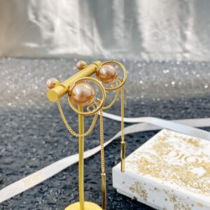 E174 Elegant Pearl Stud Earrings Premium Quality Minimalist Luxury Design