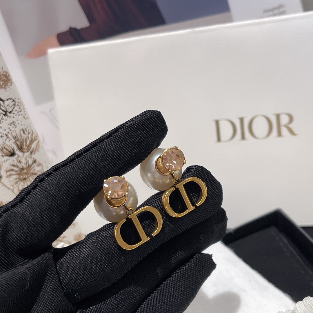 Dior CD Pearl & Pink Crystal Earrings DED0412 Heart Design Luxury Studs - Image 4