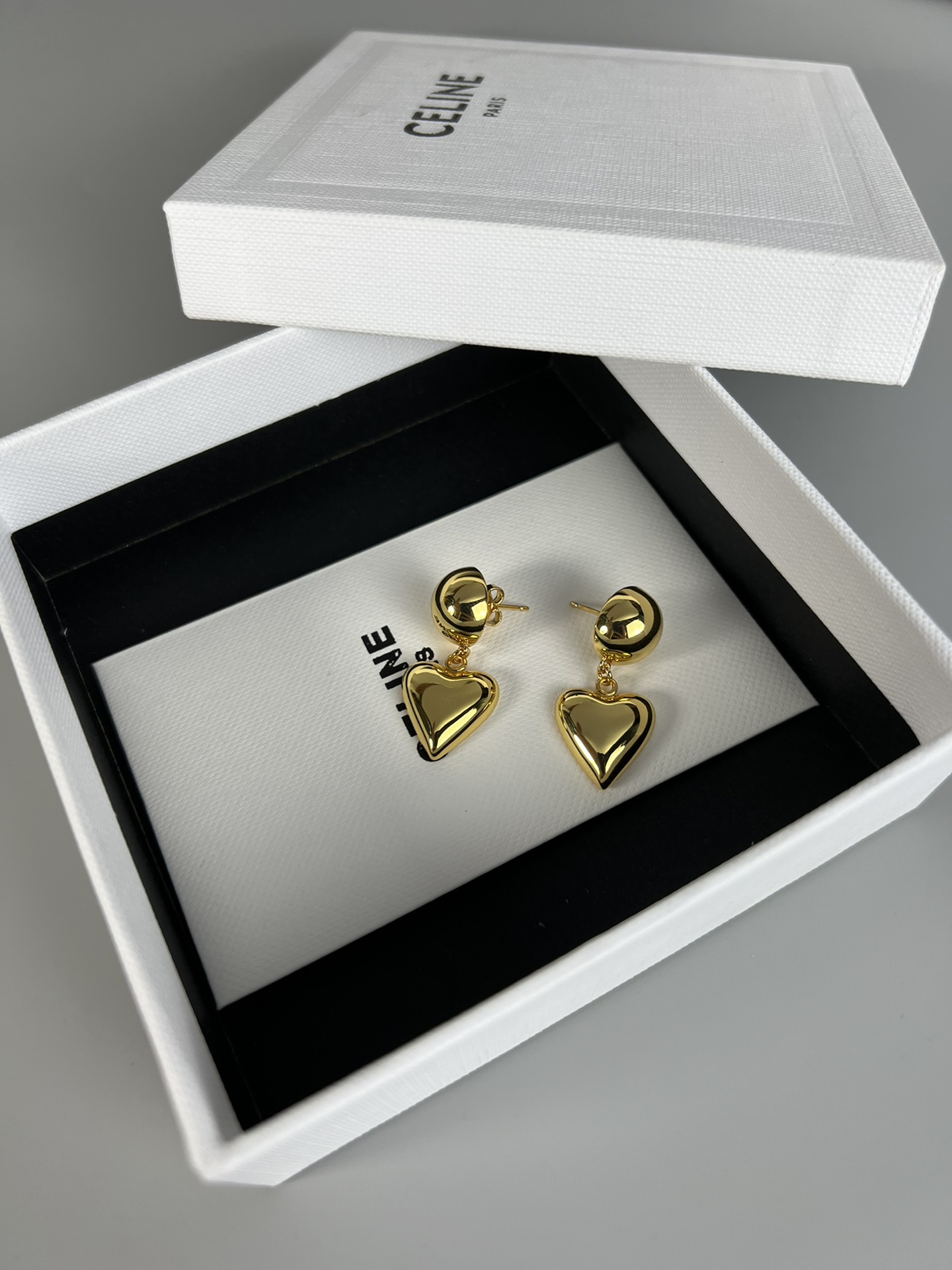 Celine YHEH50 Heart-Shaped Fashion Earrings Elegant Minimalist Luxury Jewelry - Image 4