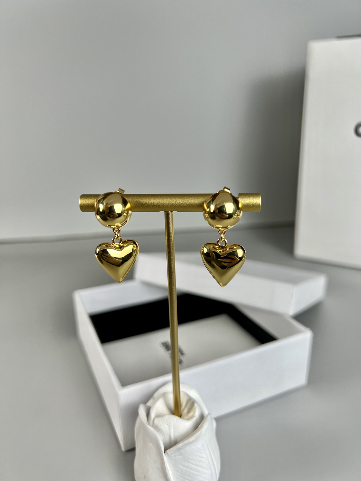 Celine YHEH50 Heart-Shaped Fashion Earrings Elegant Minimalist Luxury Jewelry - Image 2