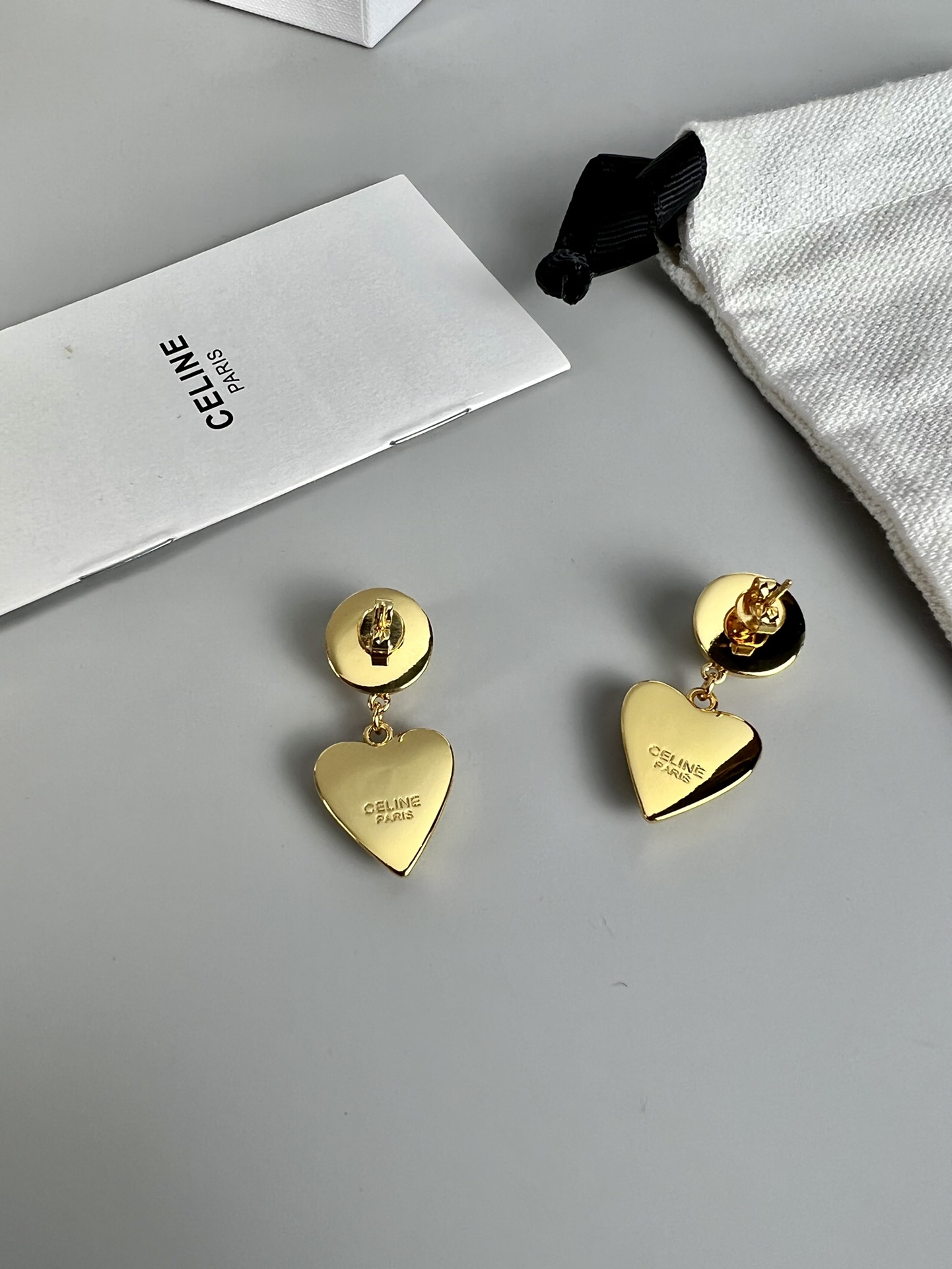 Celine YHEH50 Heart-Shaped Fashion Earrings Elegant Minimalist Luxury Jewelry