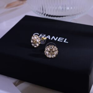 Chanel Style Elegant Earrings Sculpted Luxury Fashion Design