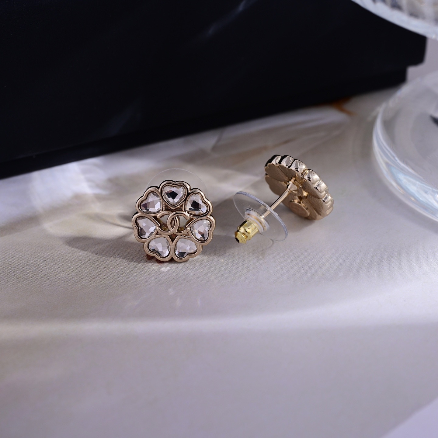 Chanel Style Elegant Earrings Sculpted Luxury Fashion Design - Image 3