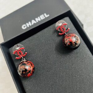 Chanel Style ZP Pattern Earrings Elegant Sculpted Luxury Design