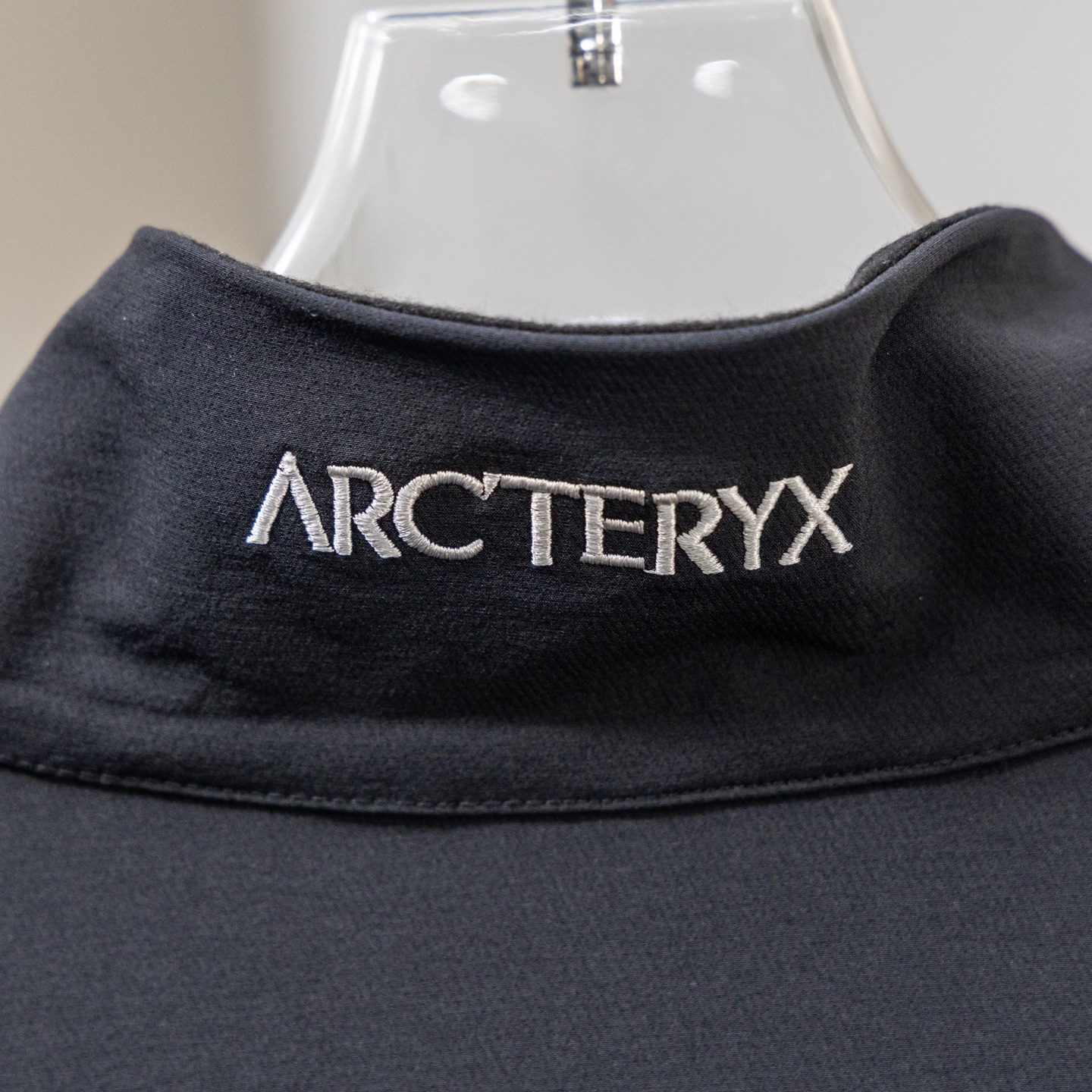 Arc'teryx Gamma Hoody Soft Shell Jacket Stand Collar Lightweight Outdoor Commuter Unisex - Image 7