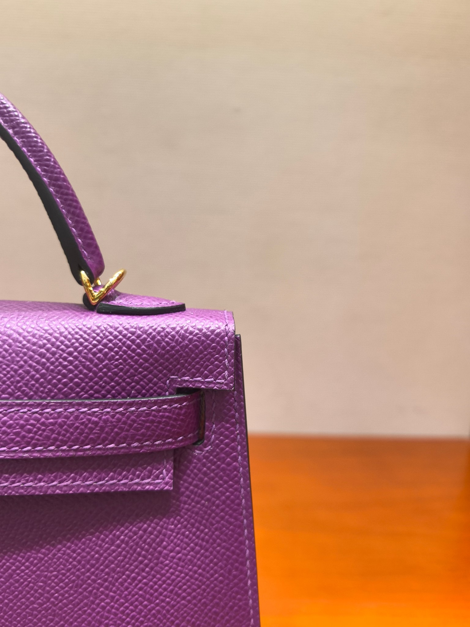 Mini Kelly II 20cm Anemone Purple Epsom Leather Handbag with Gold Hardware - Image 3