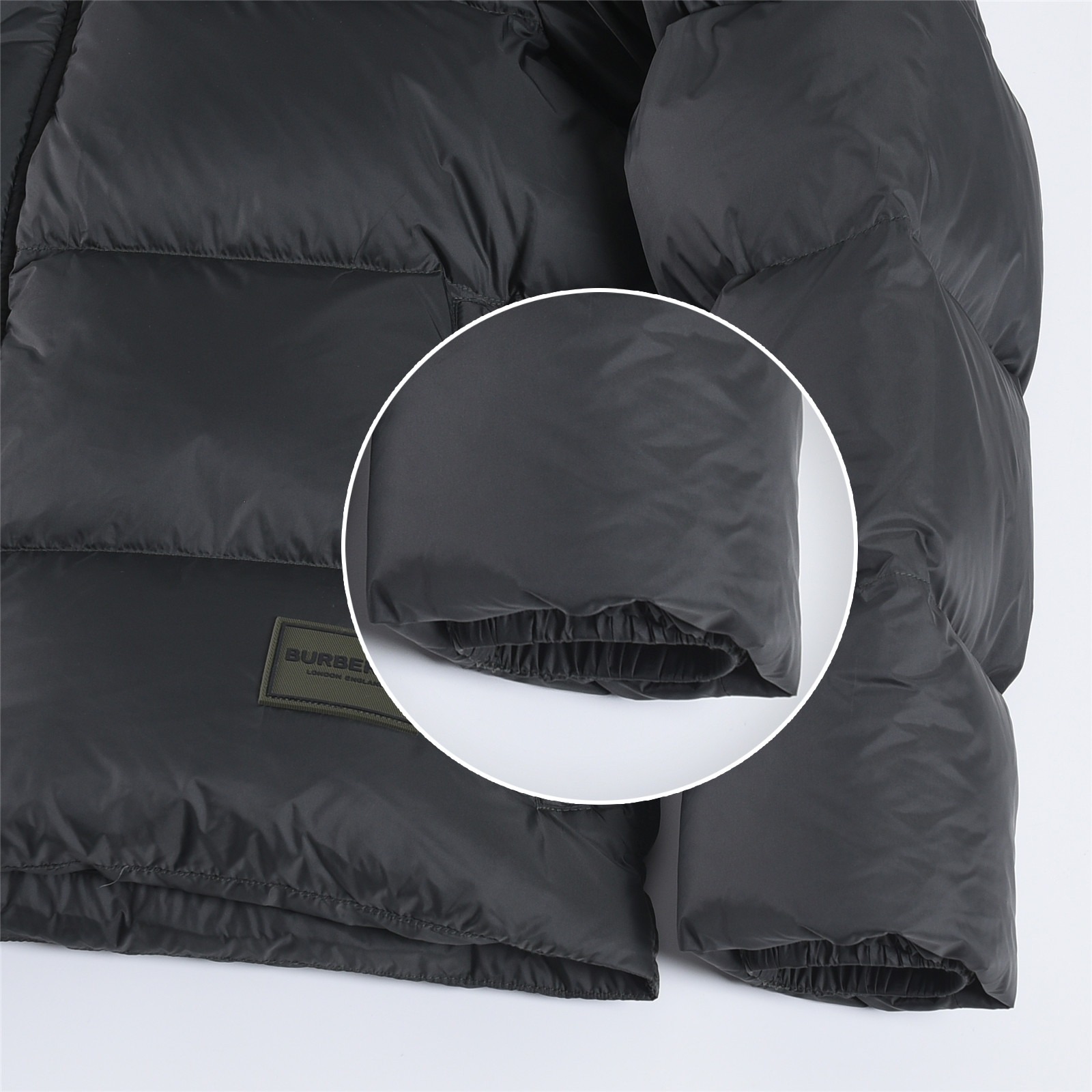 Burberry FW25 Nylon Solid Color Hooded Down Jacket Unisex B06 - Image 5