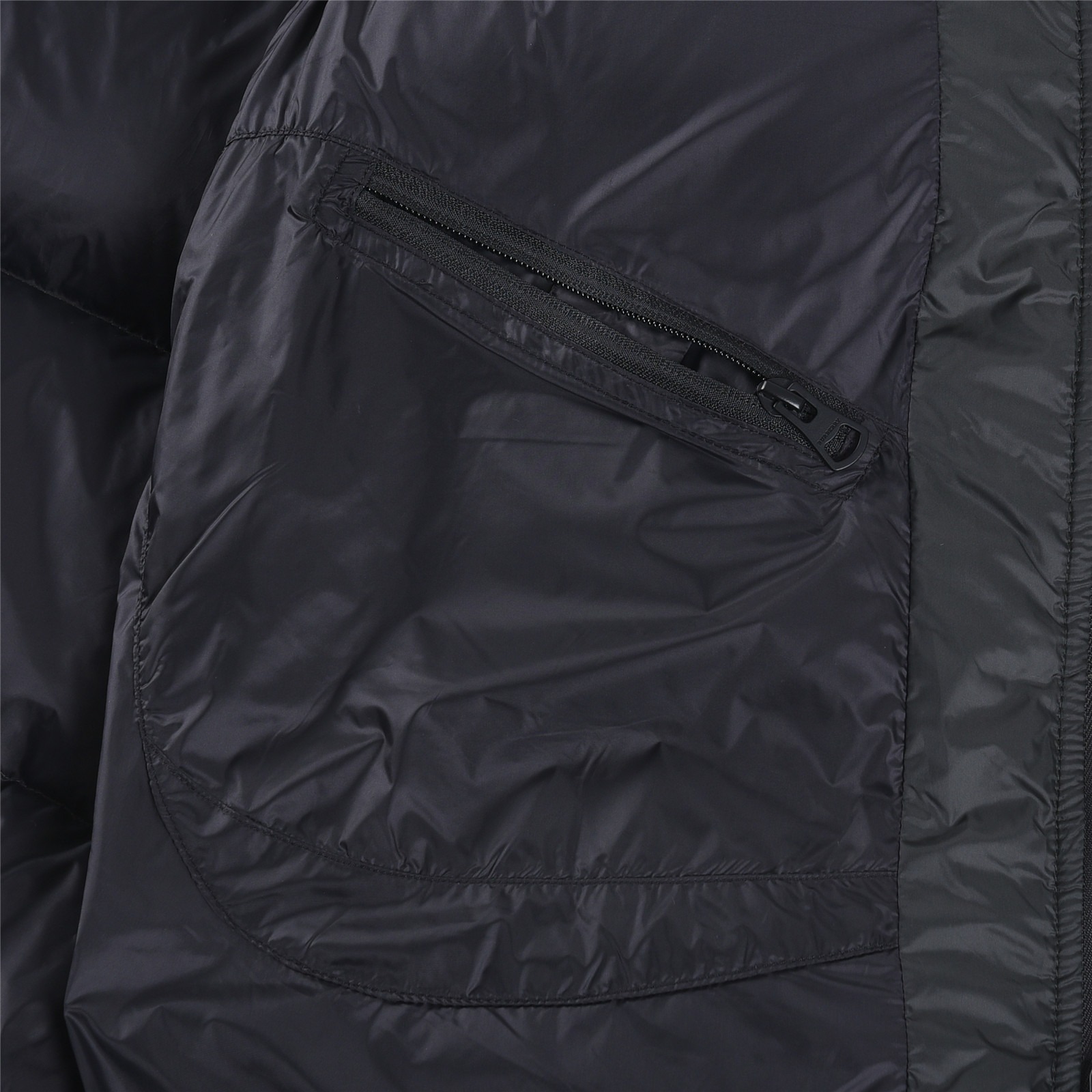 Burberry FW25 Nylon Solid Color Hooded Down Jacket Unisex B06 - Image 2