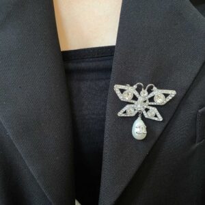CHANEL Brooch Timeless Elegant Women’s Luxury Accessory