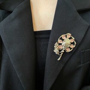 CHANEL Brooch Elegant Timeless Women’s Signature Accessory
