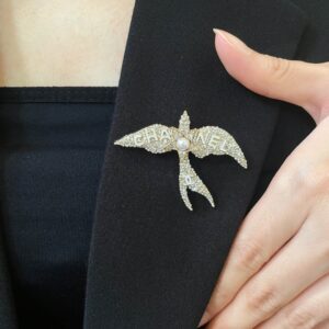 CHANEL Pearl Brooch Classic Elegant Women’s Accessory