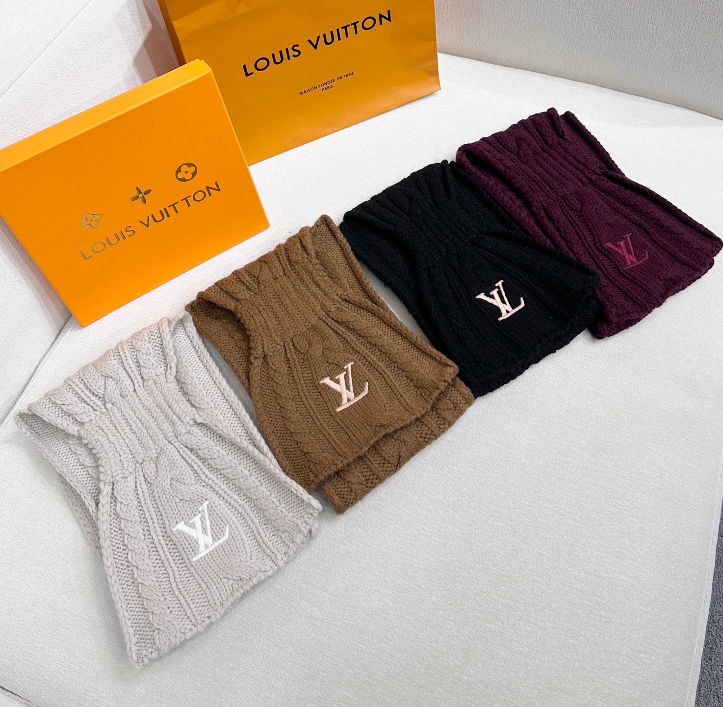 Premium Wool Neck Scarf Slim Winter Wrap Soft Warm 135x20cm Elegant Style - Image 2