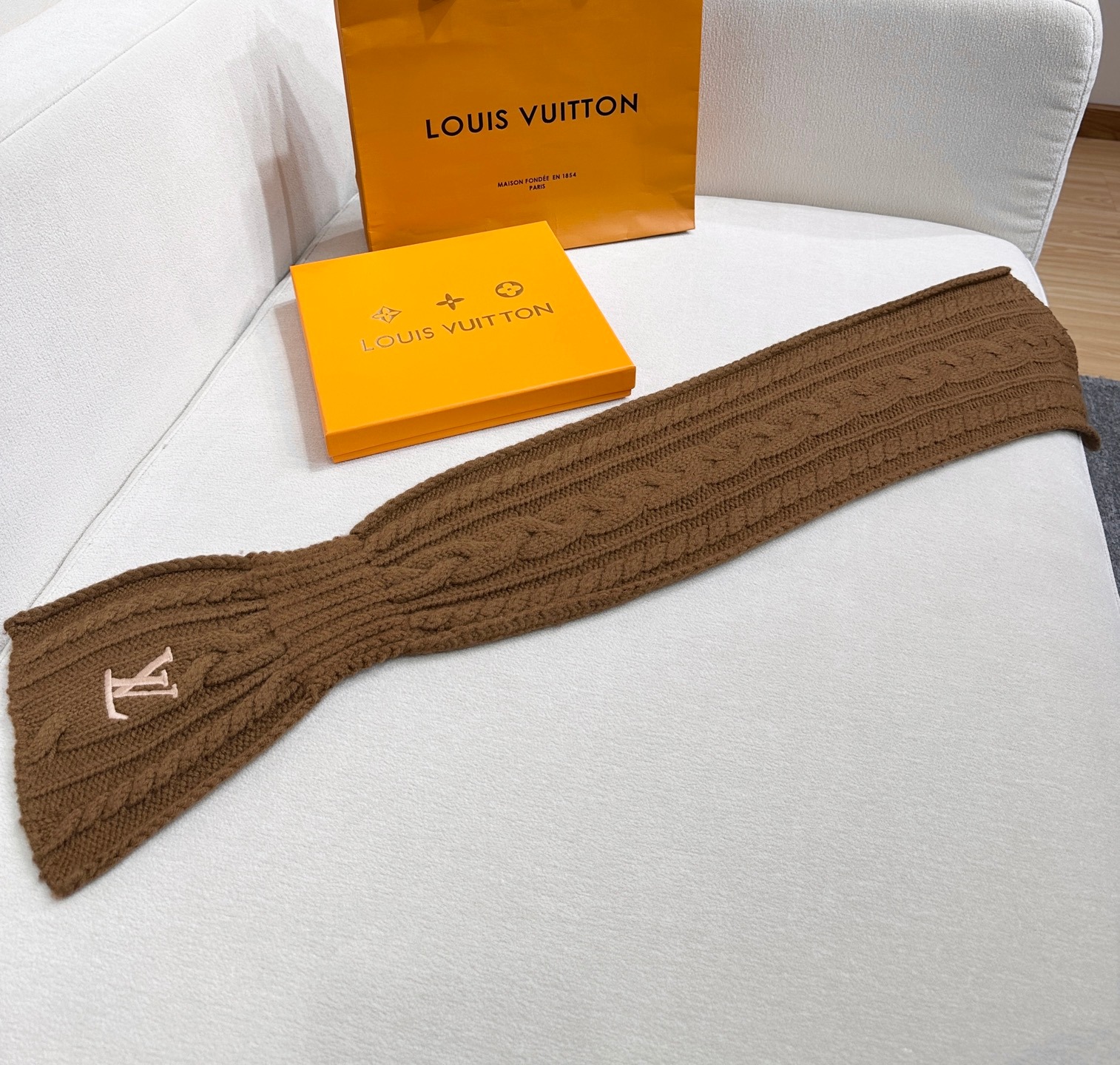 Premium Wool Neck Scarf Slim Winter Wrap Soft Warm 135x20cm Elegant Style - Image 5