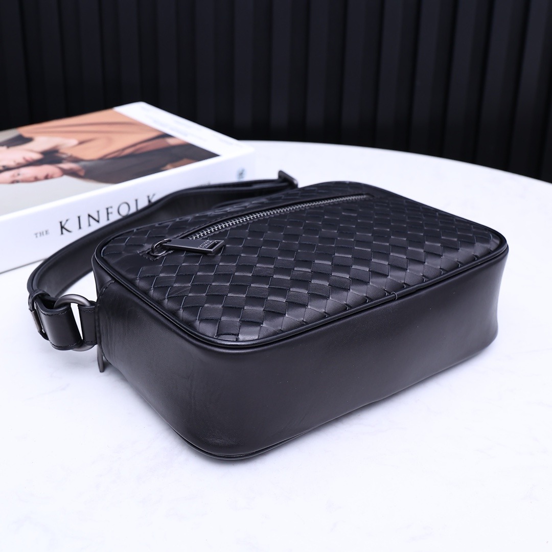 Small Handbag New Zealand Calfskin Premium Design - Image 2