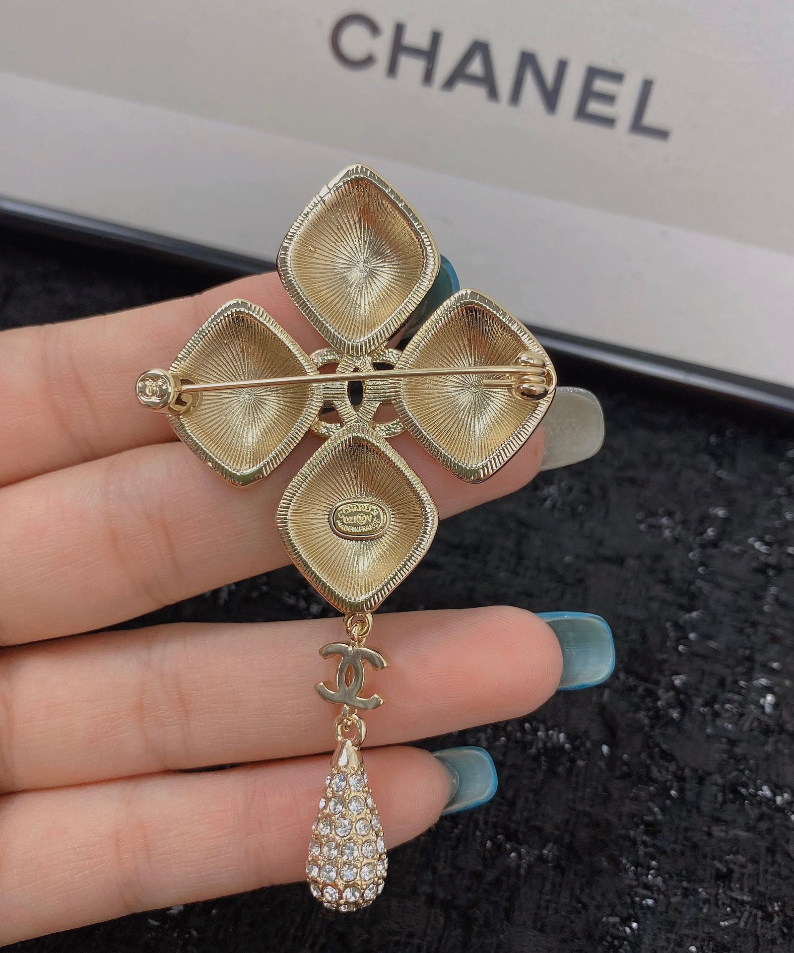 Chanel Hot Selling Brooch New Arrival Elegant CC Pin A3460972370 - Image 5