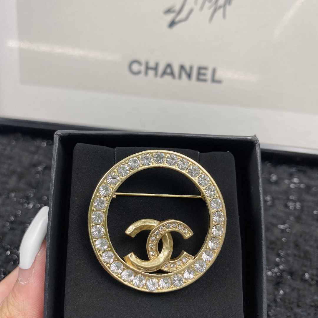 Chanel Hot Selling Brooch New Arrival Premium CC Pin A3530253840 - Image 3