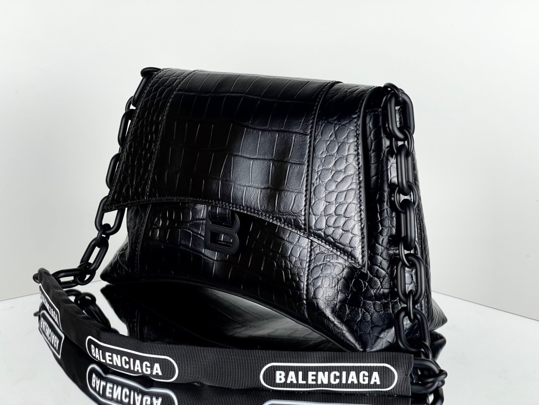 Black Crocodile Pattern Downtown Chain Bag Black Hardware - Image 2