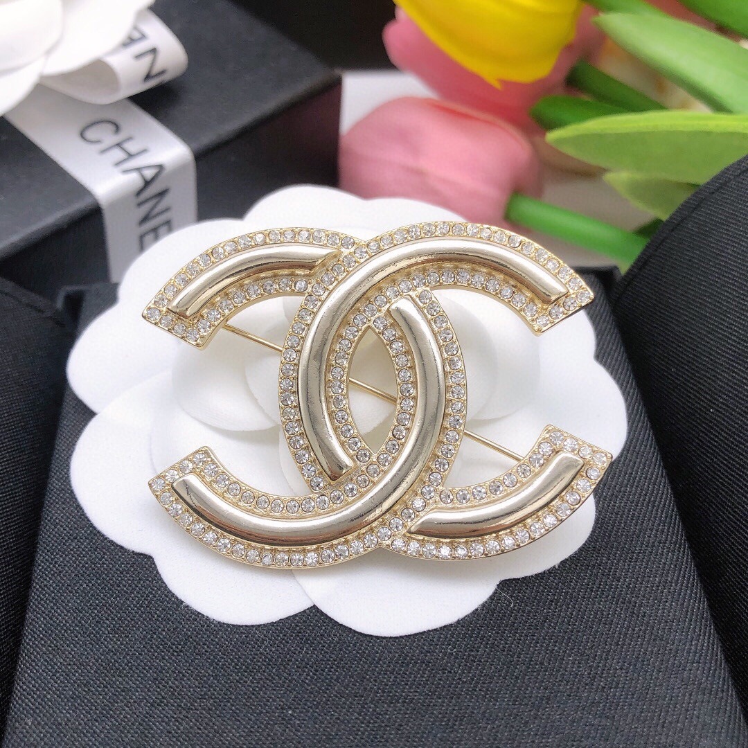 Chanel Gold Double C Brooch Diamond Polished Luxury CC Pin - Image 4