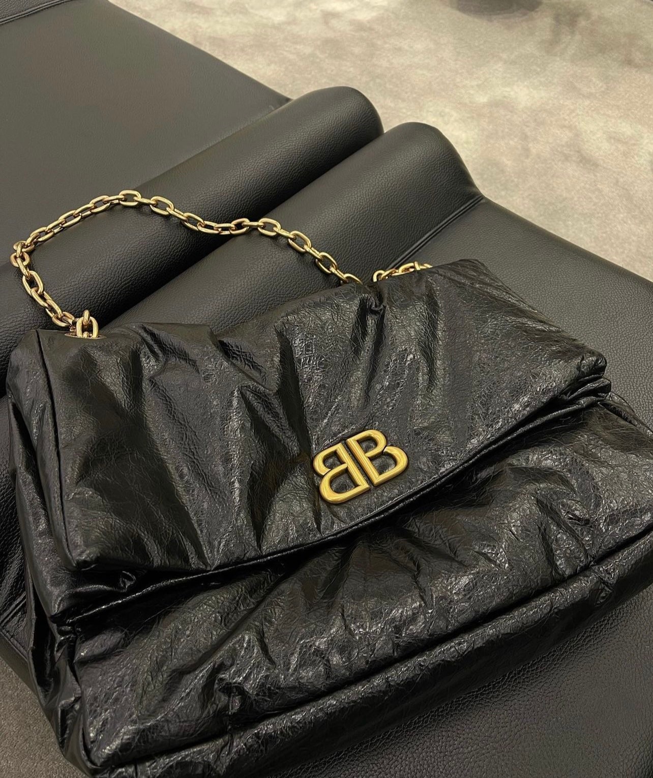 Black Glossy Chain Shoulder Bag Gold BB Logo - Image 2