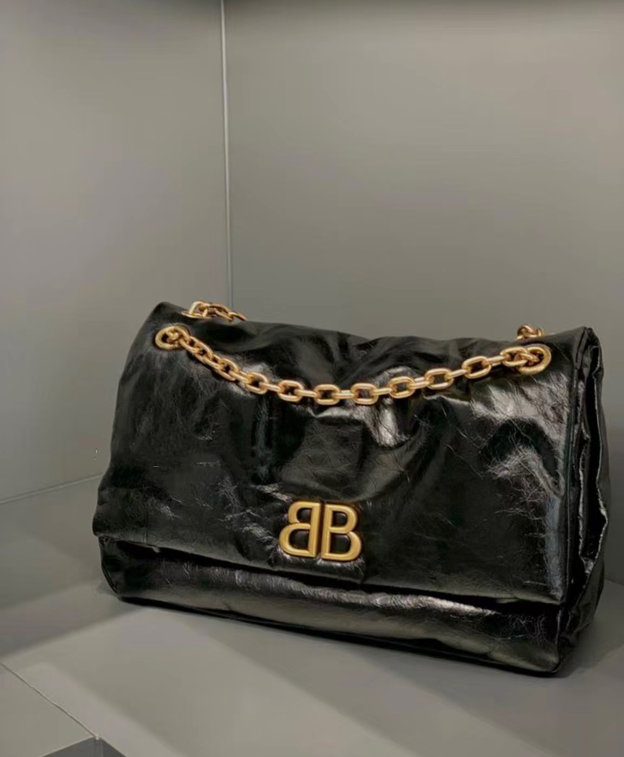 Black Glossy Chain Shoulder Bag Gold BB Logo - Image 5