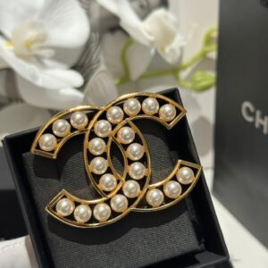 Chanel Swan Logo Pearl Brooch Classic Double C Elegant Pin XXZ0111