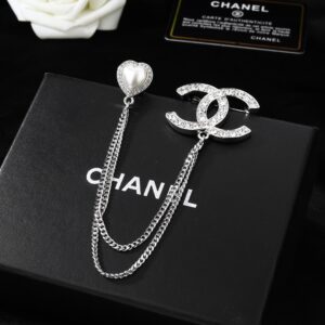 Chanel Elegant New Brooch Luxury CC Pin Refined Design