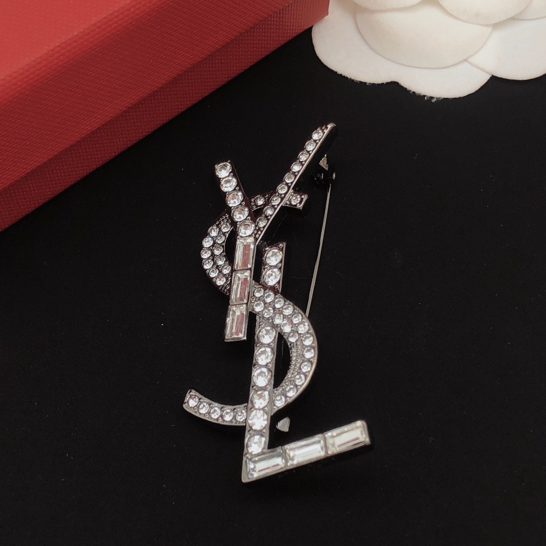 YSL Black Diamond Brooch YXZ0003 Square Cut Luxury Piece - Image 4