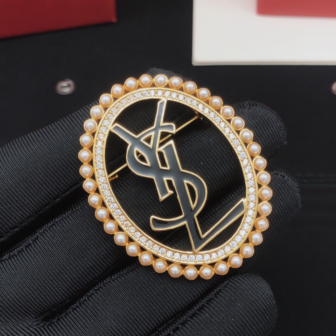 YSL Oval Brooch YXZ0025 Seed Beads Diamond Elegant Luxury - Image 3