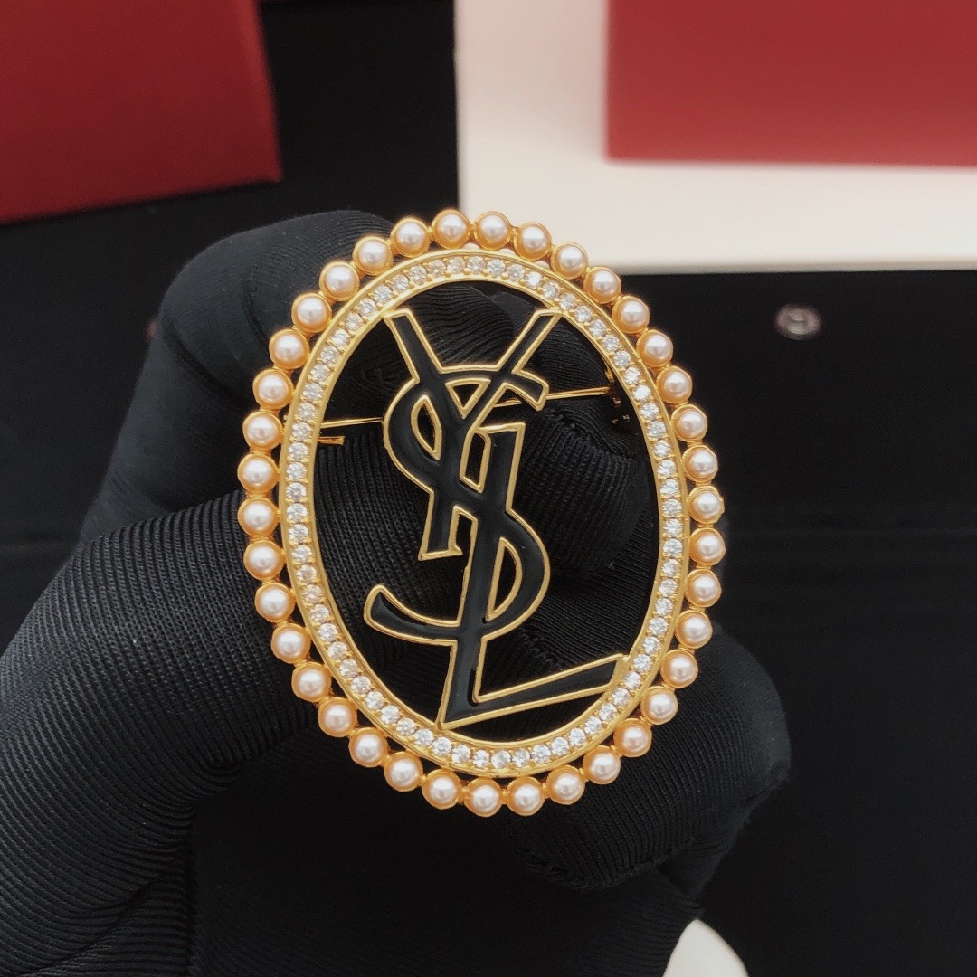 YSL Oval Brooch YXZ0025 Seed Beads Diamond Elegant Luxury