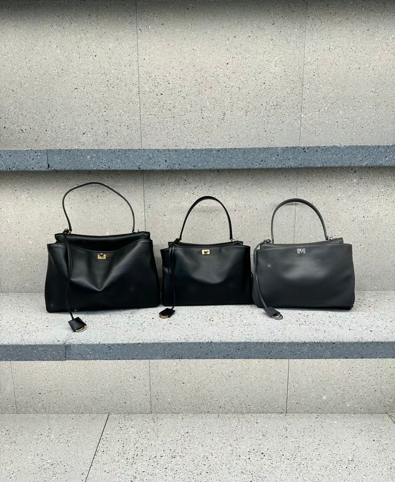 Medium Grey Shoulder Bag Minimal Chic Design - Image 5