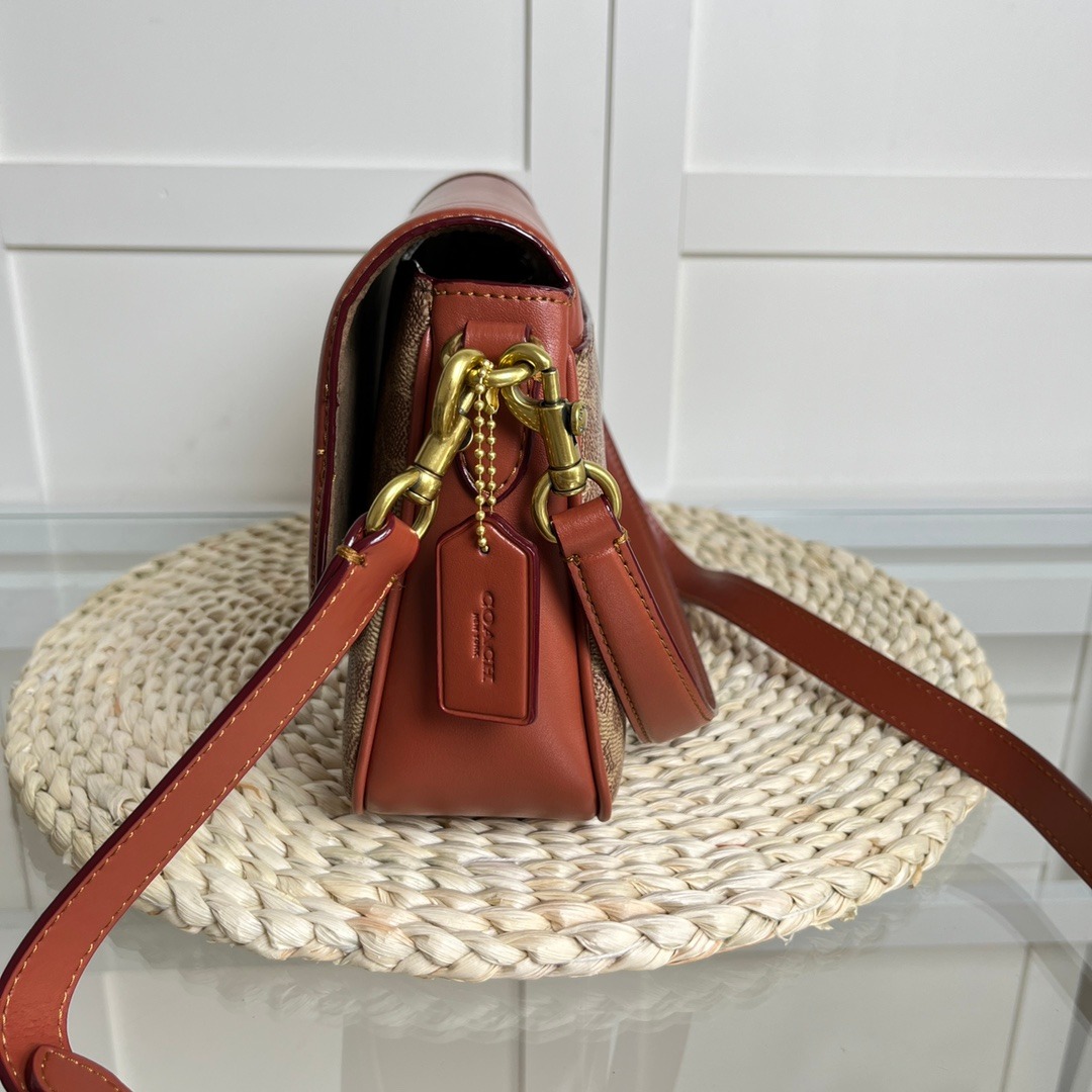 Coach Legacy Shoulder Bag Genuine Cowhide Leather - Image 2