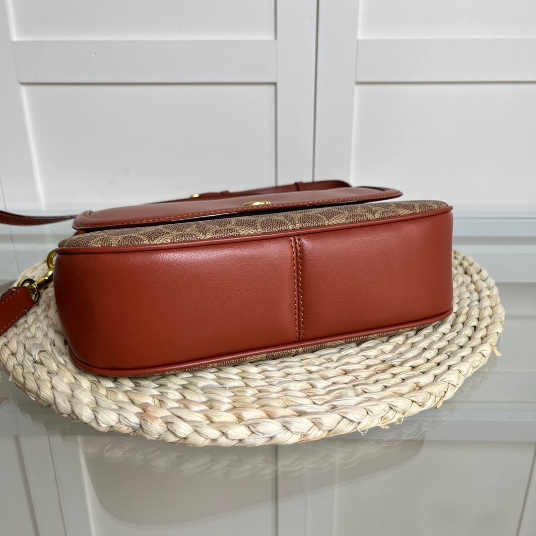 Coach Legacy Shoulder Bag Genuine Cowhide Leather - Image 4