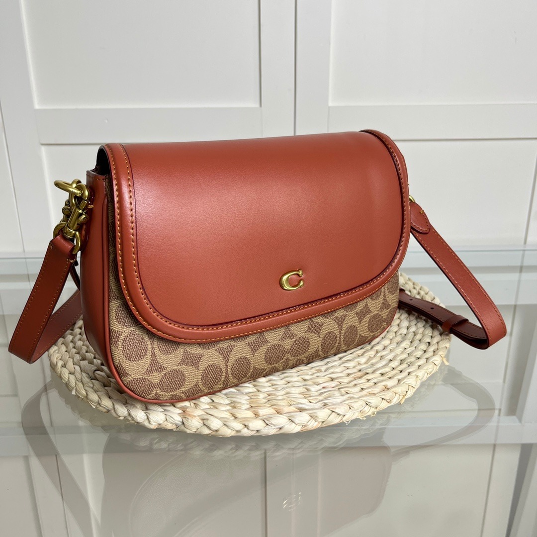 Coach Legacy Shoulder Bag Genuine Cowhide Leather - Image 3