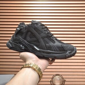 Balenciaga Runner 7.5 Sneakers Latest Colorway Distressed Retro Trainers