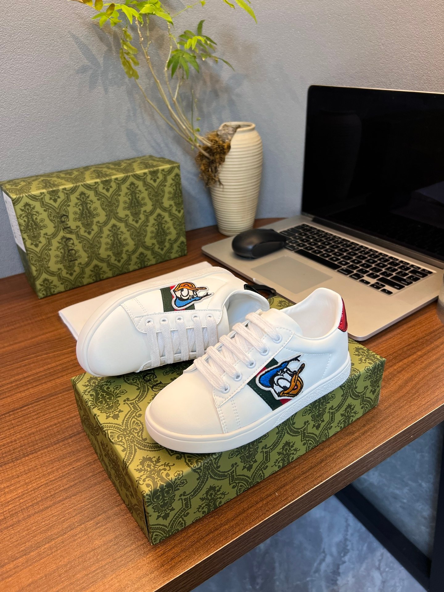 Gucci Kids Shoes Boys and Girls Sheepskin Lined Premium Luxury Comfort