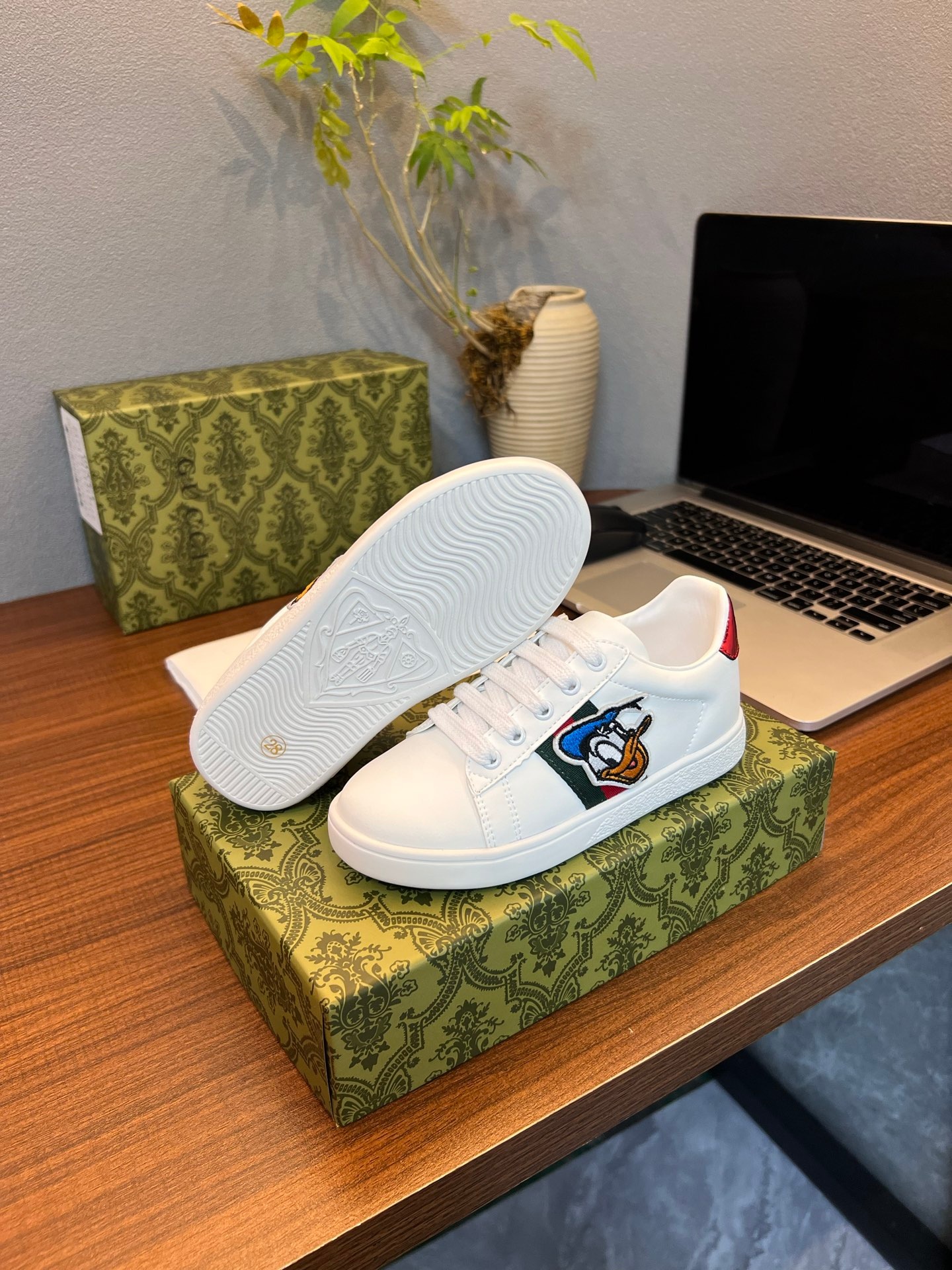 Gucci Kids Shoes Boys and Girls Sheepskin Lined Premium Luxury Comfort - Image 4