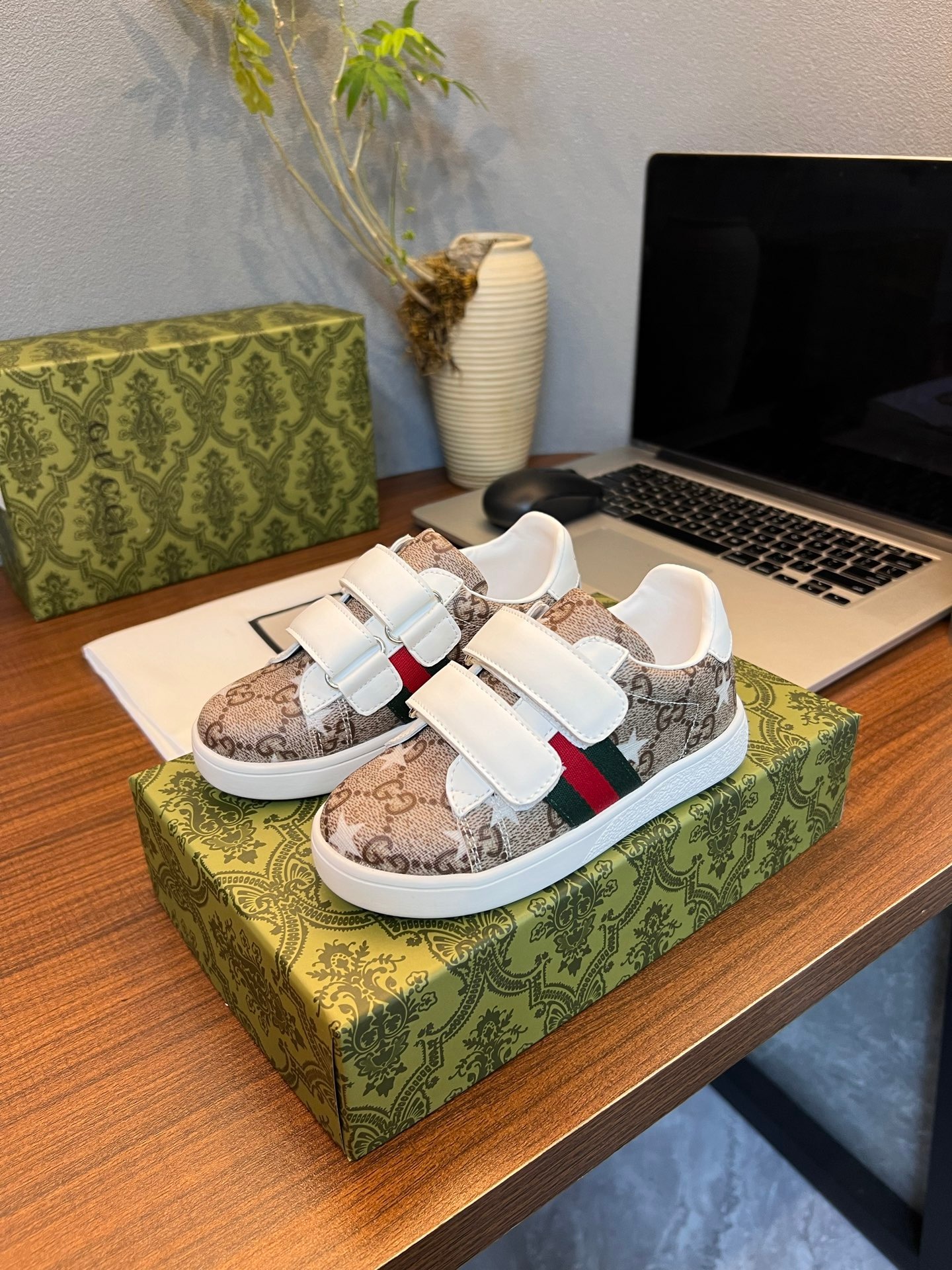 Gucci Kids Shoes Boys and Girls Sheepskin Lining Premium Luxury Comfort