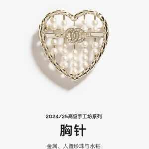 Chanel 25A Double C Heart Pearl Brooch Full Rhinestone Gold Pin