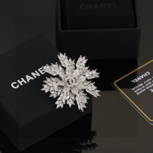 CHANEL Snowflake Brooch New Collection Elegant Crystal CC Pin