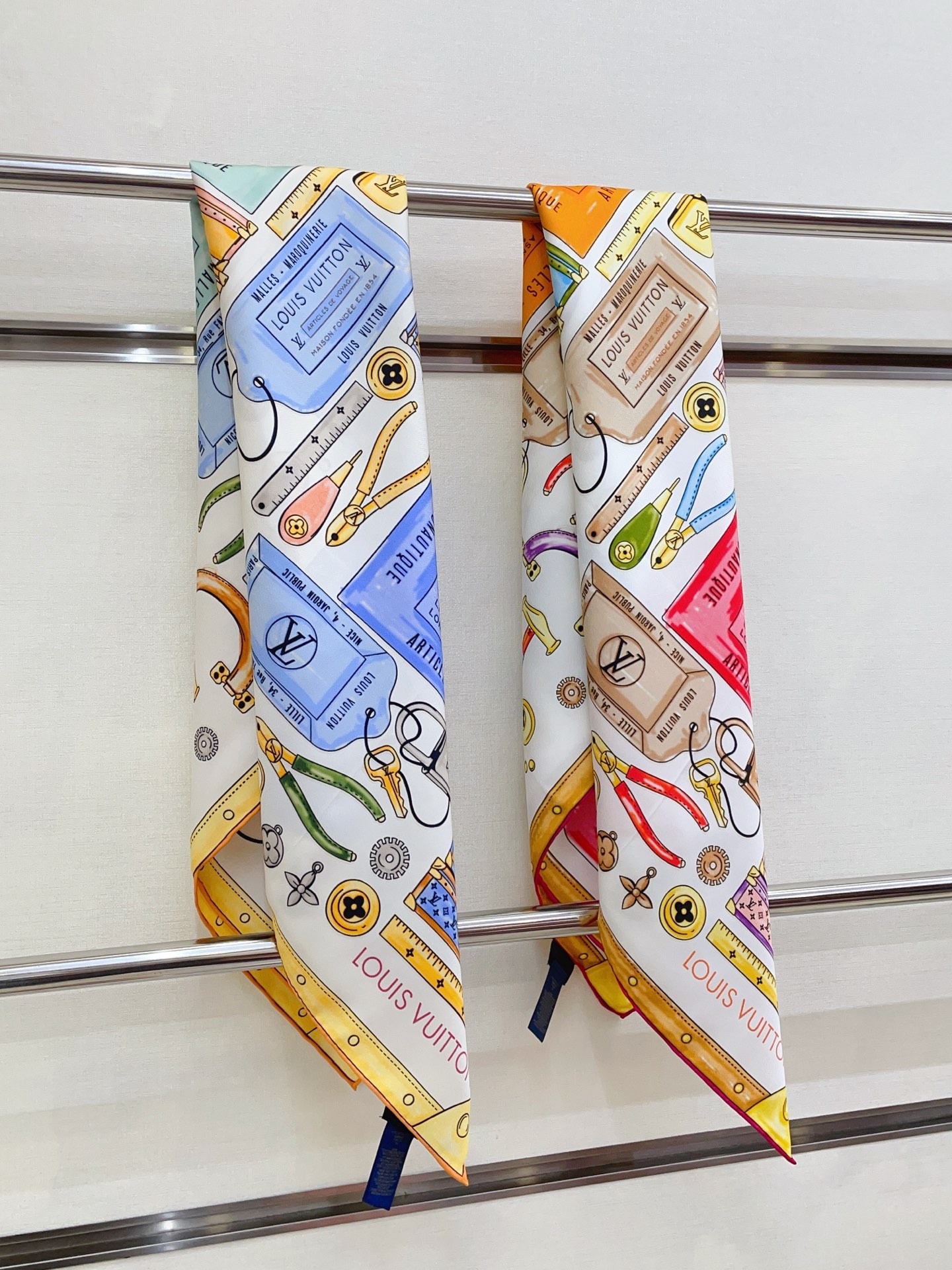 Luxury Double-Sided Twill Silk Scarf Elegant Square Shawl 90x90cm Premium Finish - Image 4