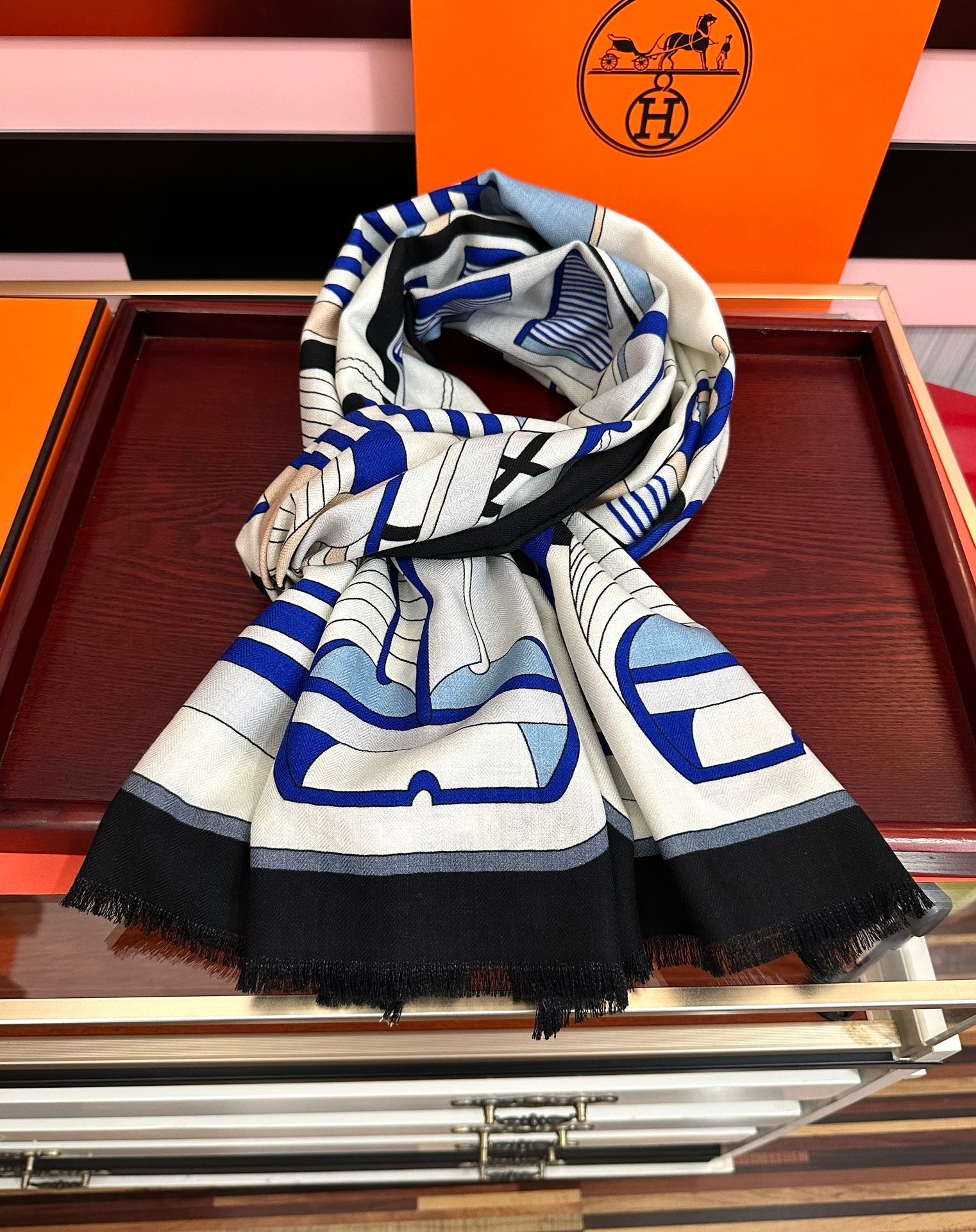 Hermès 2026 New Scarf Double-Sided Cashmere Luxury Shawl - Image 4