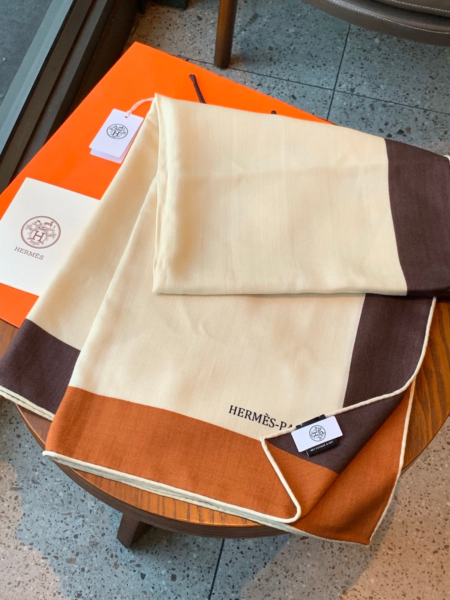 Luxury Cashmere Silk Blend Scarf 140x140cm Premium Oversized Square Shawl 2 Colors - Image 4