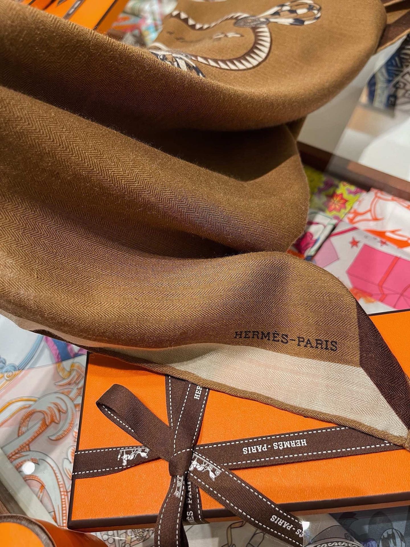 Luxury Cashmere Silk Blend Square Scarf 140x140cm Premium Oversized Shawl 2 Colors - Image 5