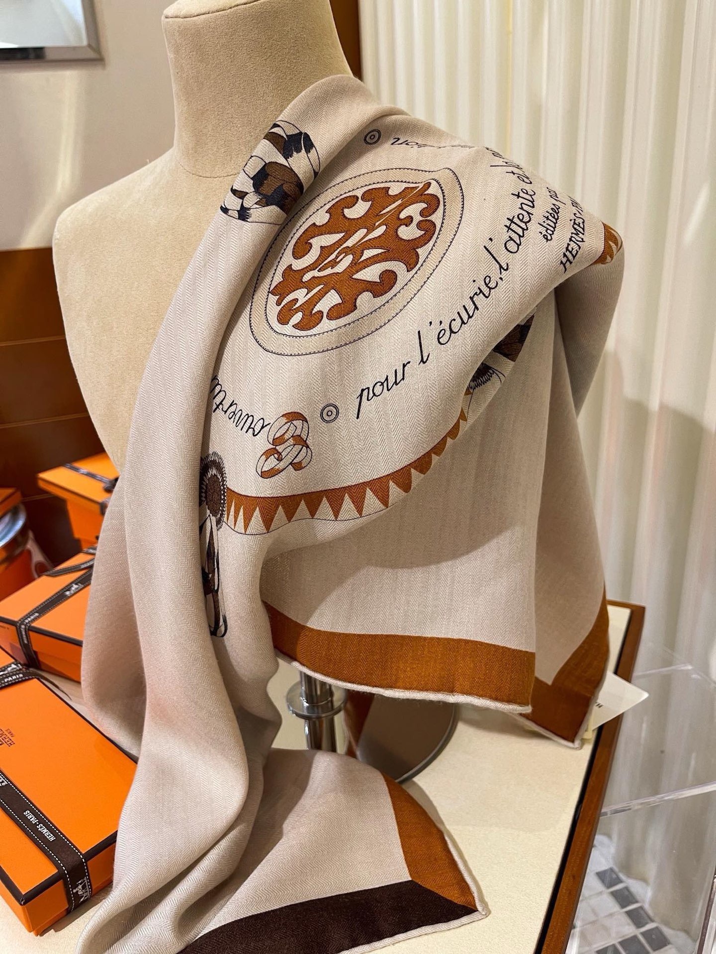 Premium Cashmere Silk Blend Square Scarf 140x140cm Luxury Soft Shawl 2 Colors - Image 5