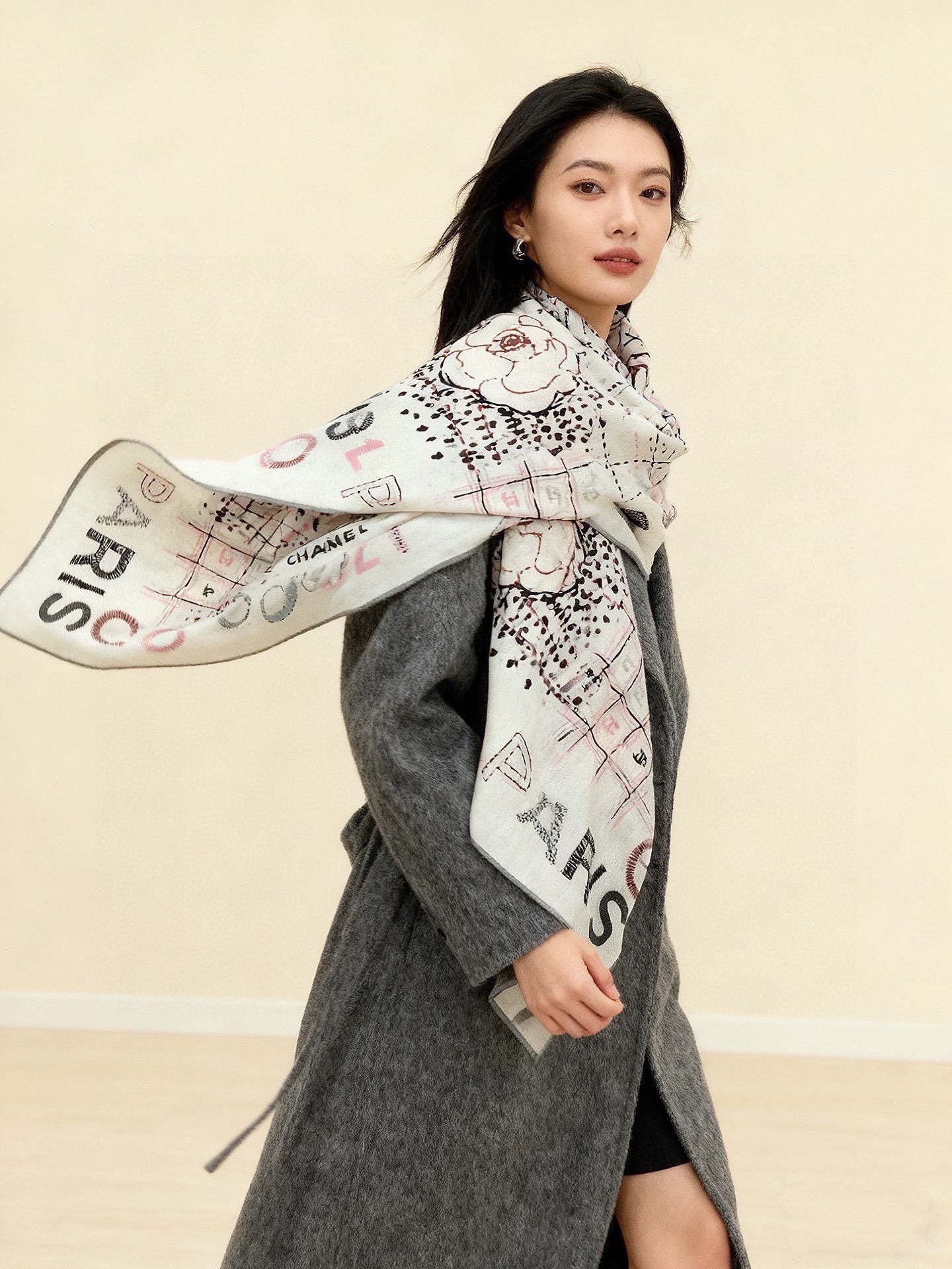 Luxury Cashmere Square Scarf Elegant Soft Shawl Premium Design - Image 5