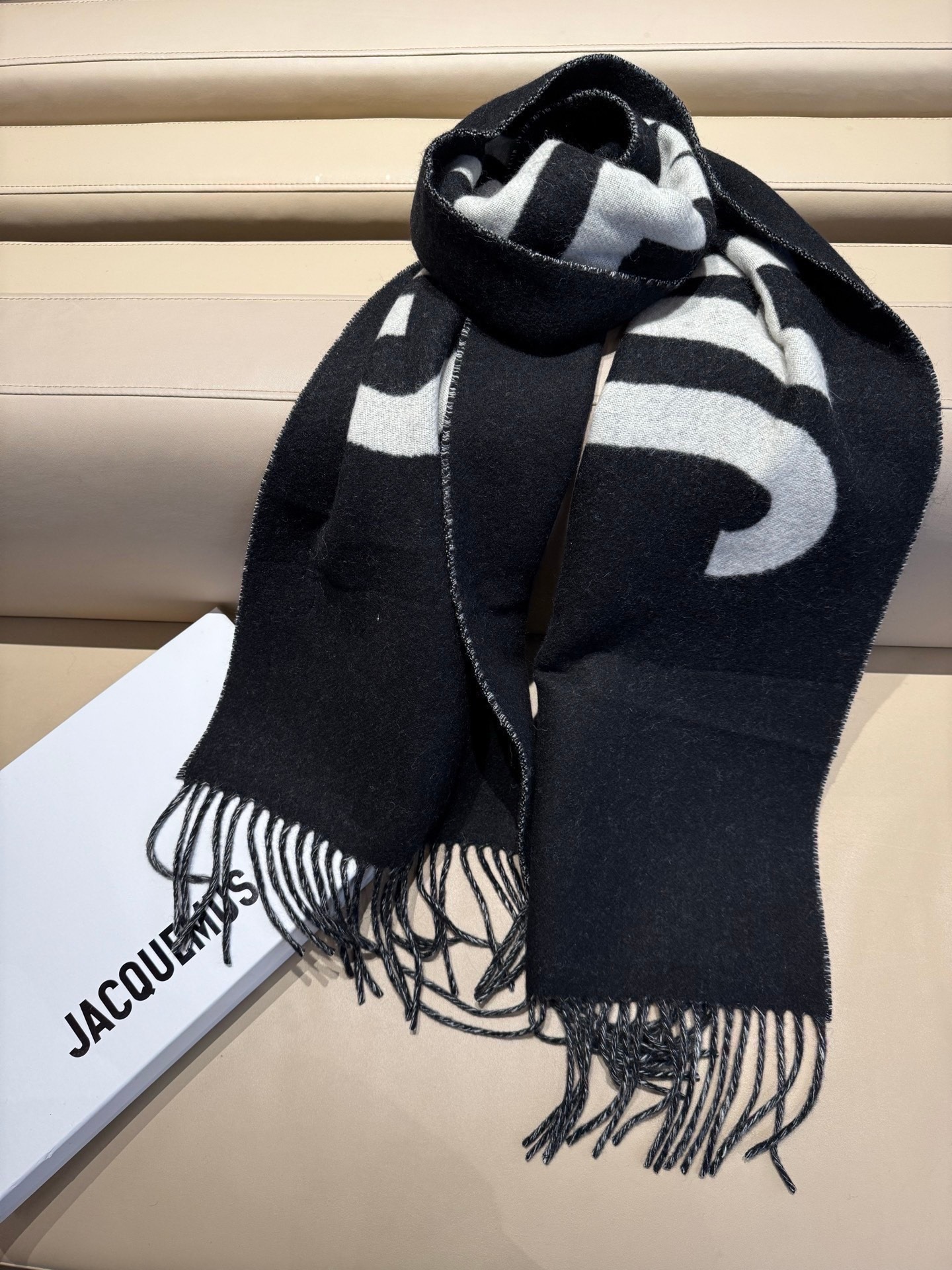 Premium Double-Sided Wool Scarf Elegant Classic Shawl 30x180cm Unisex Style - Image 3