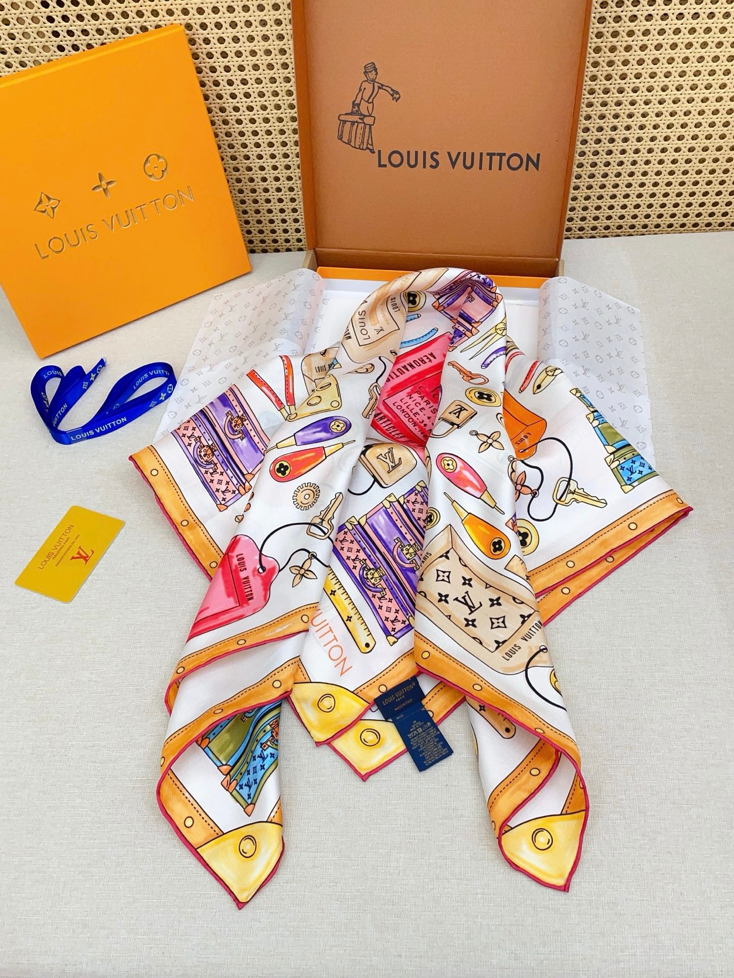 Luxury Double-Sided Twill Silk Scarf Elegant Square Shawl 90x90cm Premium Finish - Image 5