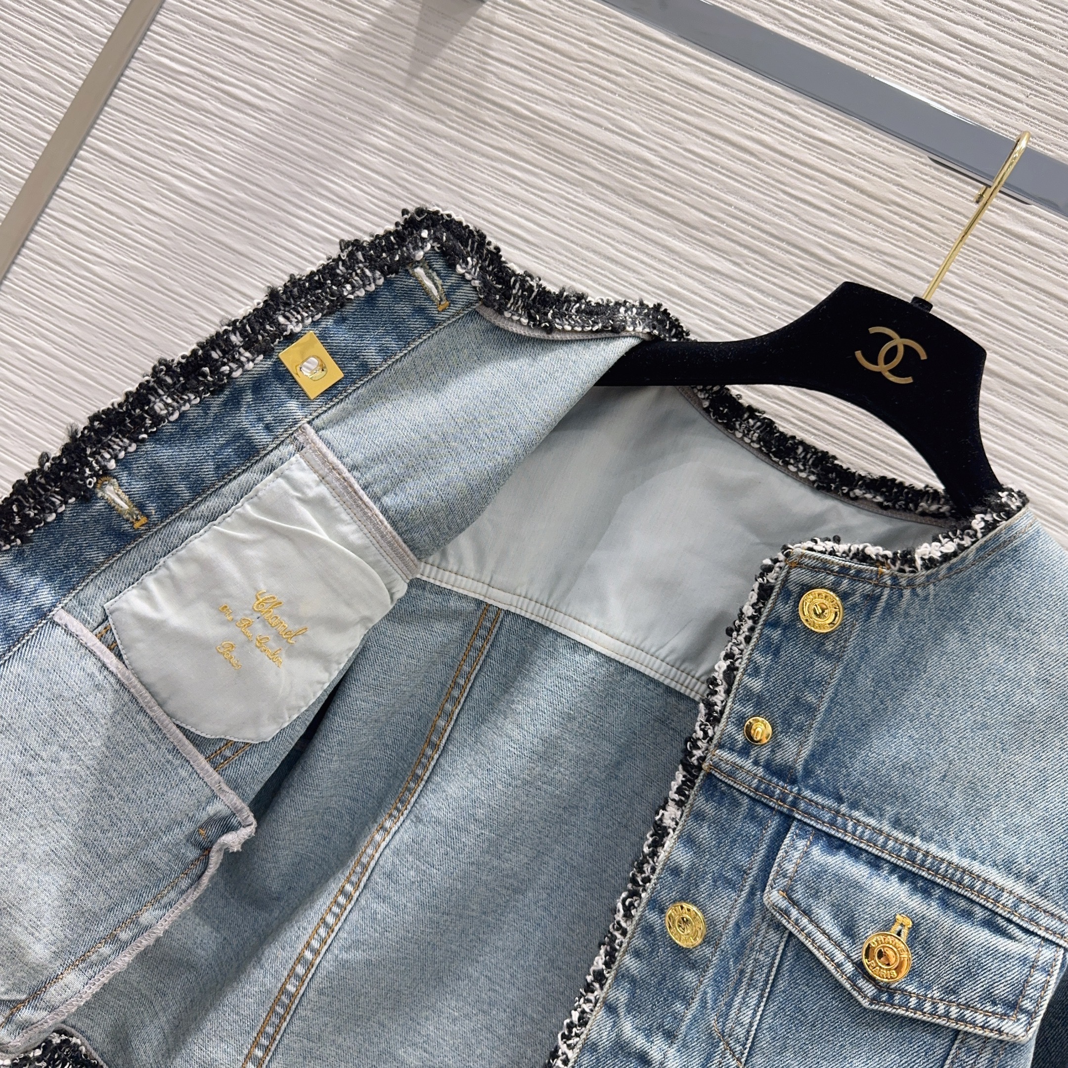 2026SS New High Quality Denim Jacket and Skirt Set Unique Color Trendy Streetwear Fit - Image 3