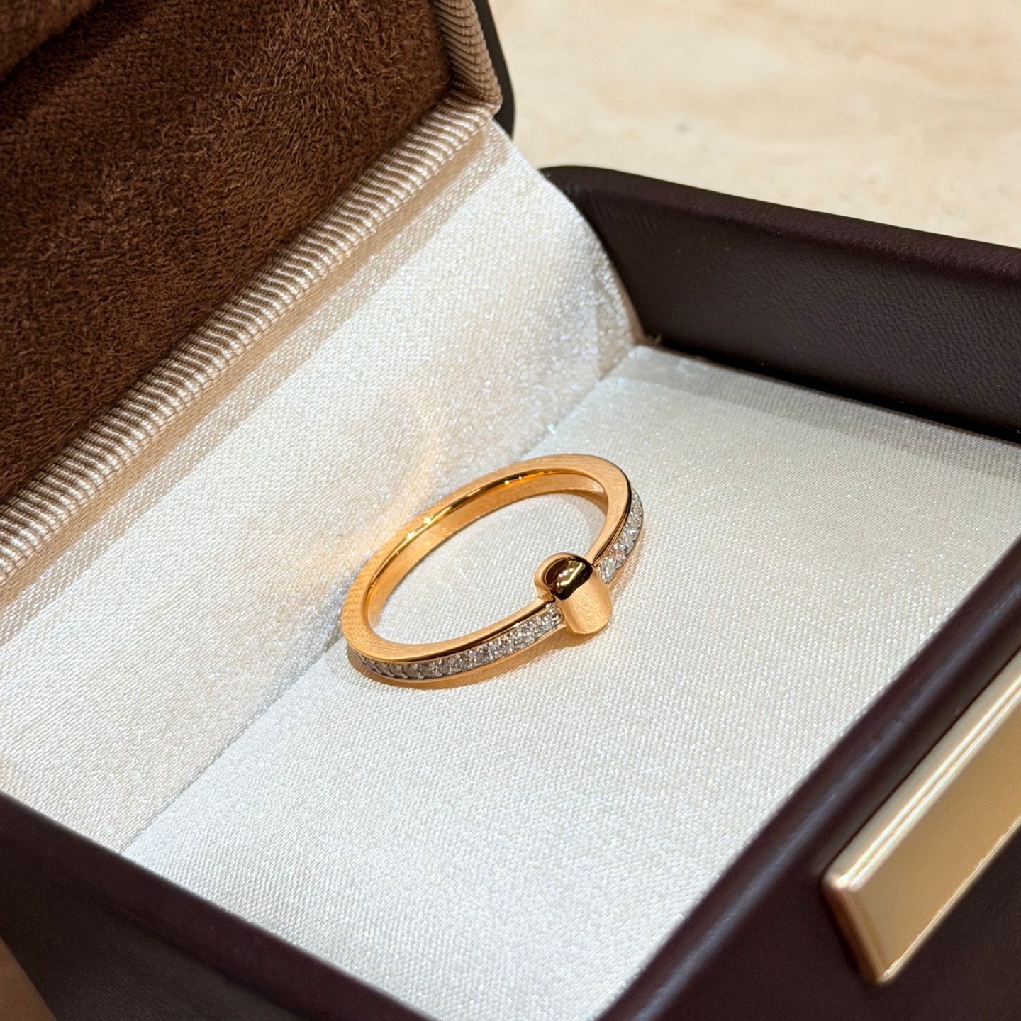 Pomellato-Inspired Gold Bean Diamond Ring Viral Little Red Book Single-Row Luxury Band - Image 5